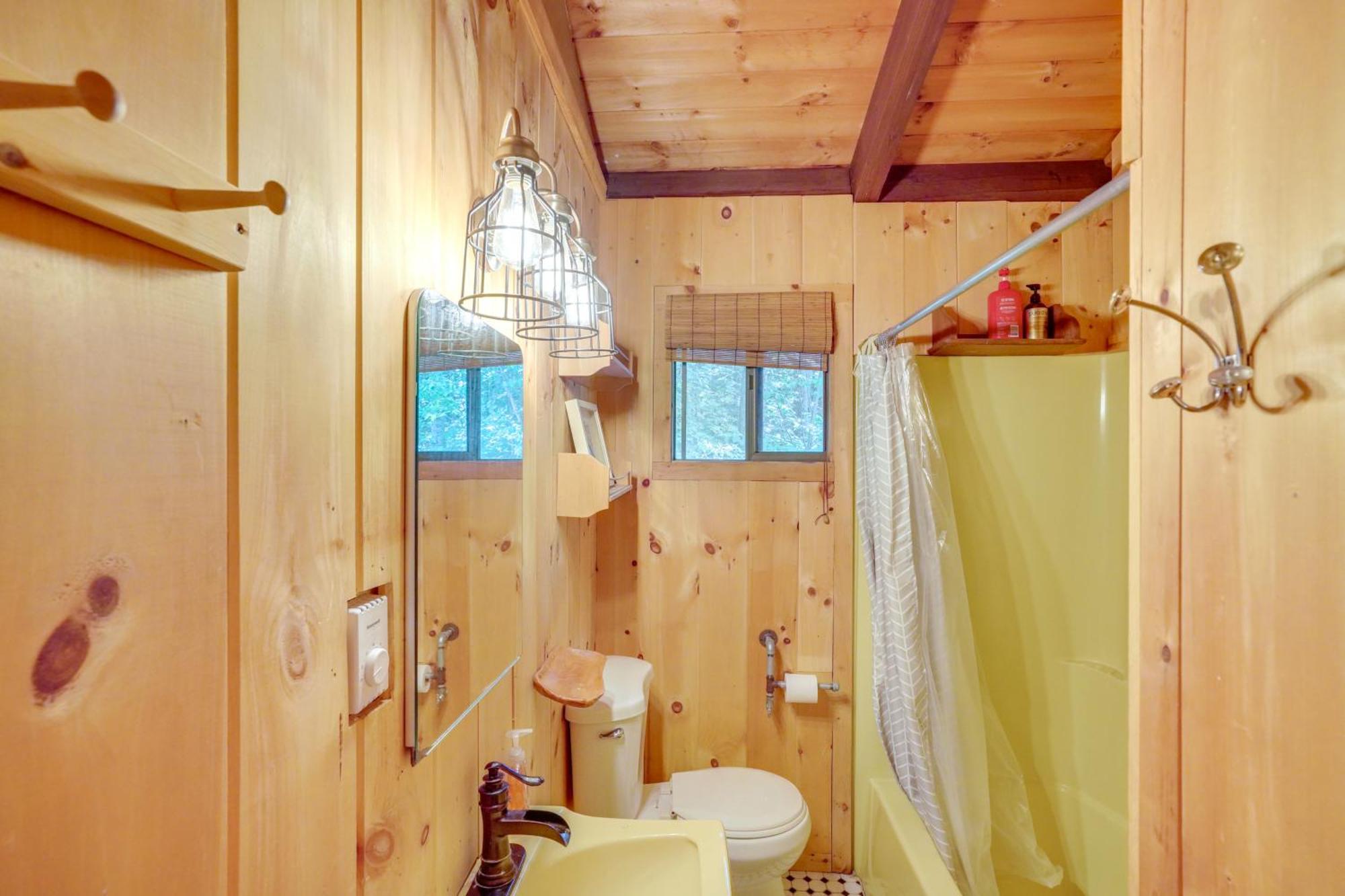 Rustic Cabin Near Ski Resorts In West Dover! Екстер'єр фото